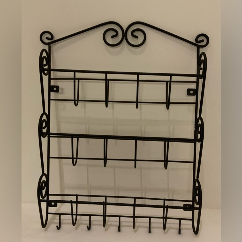Black Metal Letter/Mail Holder 10 x 14